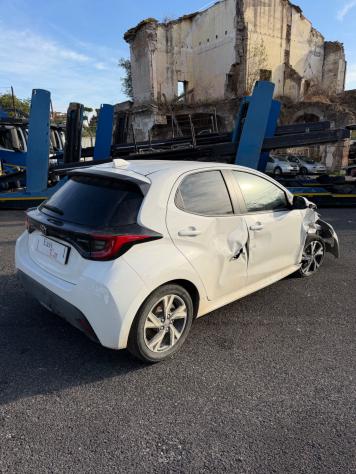 Toyota Yaris 1.5 Hybrid SINISTRATA - Foto 3