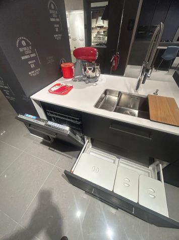 Cucina nuova e moderna completa con isola, elettrodomestici incasso e penisola - Foto 2