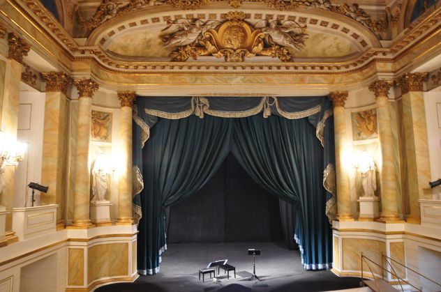 Cantante lirica (soprano) si offre a Monza