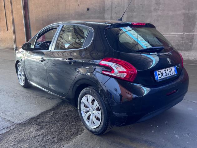 Peugeot 208 1.4 HDi 68 CV 5 porte Allure - Foto 3