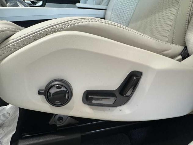 Volvo XC60 T6 RECHARGE PLUG-IN HYBRID ULTRA DARK AWD - Foto 9