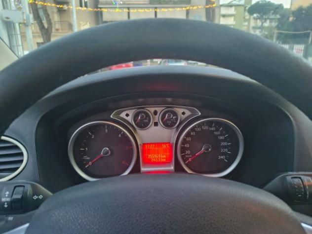 FORD Focus 1.6 TDCi 90 CV SW Titanium rif. 24079349 - Foto 9