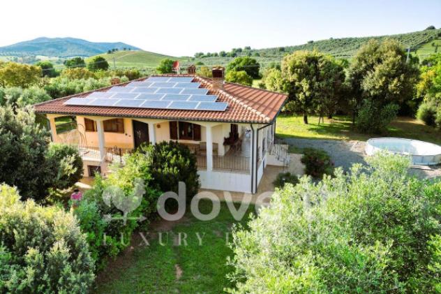 Villa di 300 m² con 4 locali e box auto in vendita a Capalbio
