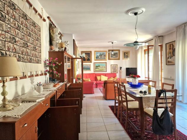 MASSA. Sogni di vivere in una delle zone più belle della città, con tutti i servizi a portata di mano? Nelle vicinanze del Viale Roma, appartamento al - Foto 3