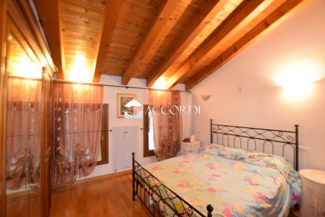 CASA INDIPENDENTE di 7 vani e di 250 mq (VIDOR) rif. DG179 - Foto 13