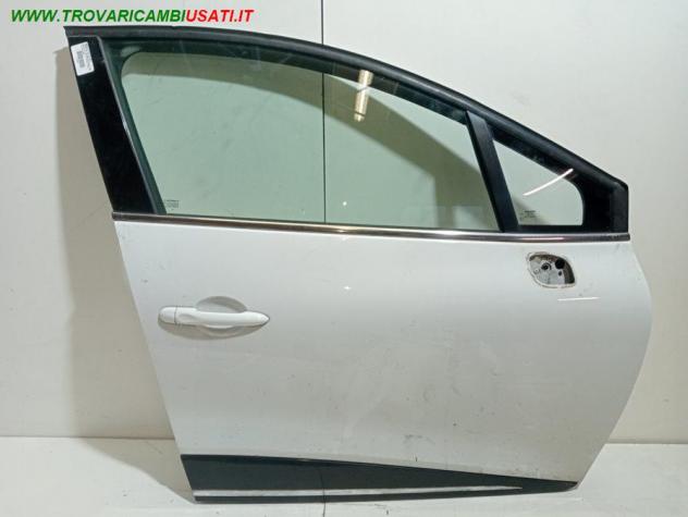 PORTA ANT. DX BIANCA CON AL / SE 999-U1310161 Carrozzeria  Lamierati esterni  Porte  Porta ant. dx. RENAULT - CLIO IV  01-10-2012 - 2019
