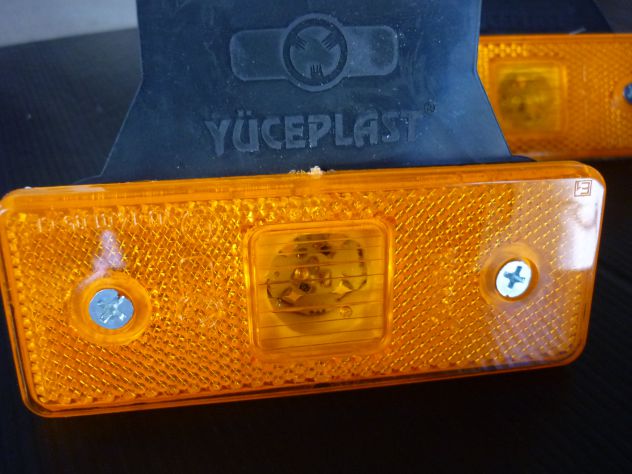 Fanali 4 LED Ambra Laterali 12/24v Supporto PVC - Foto 8