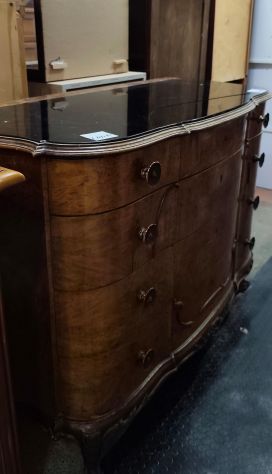 Comò in Legno Noce Stile Mosso – 25099