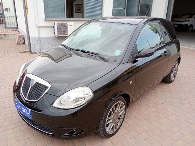 LANCIA YPSILON 1.4 16 Valvole SPORT MOMO DESIGN - Foto 2
