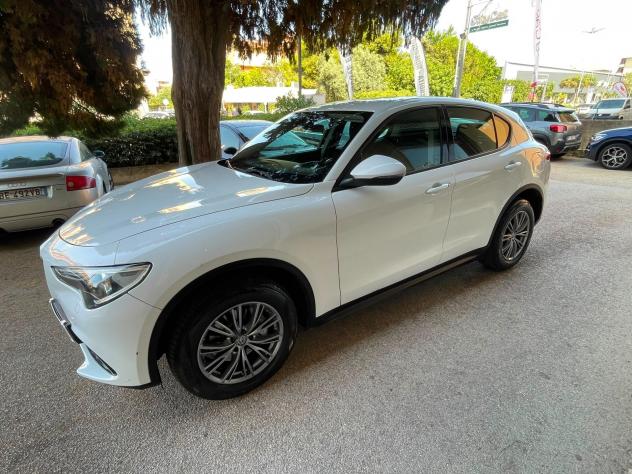 Alfa Romeo Stelvio 2.2 Turbodiesel 210 CV AT8 Q4 Business - Foto 9