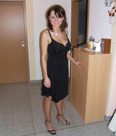 Ragazza100: 33 anni. Occhi Marroni.In cerca di uomo vicino a Fontanafredda Tel: