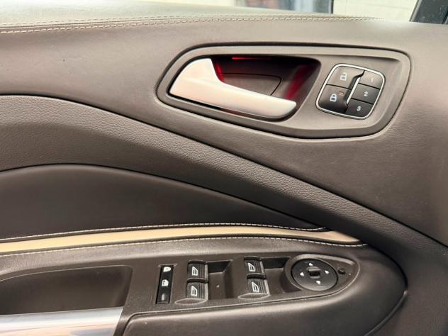 Ford Kuga 2.0 TDCI 150 CV S&S 4WD Powershift Vignale - Foto 3