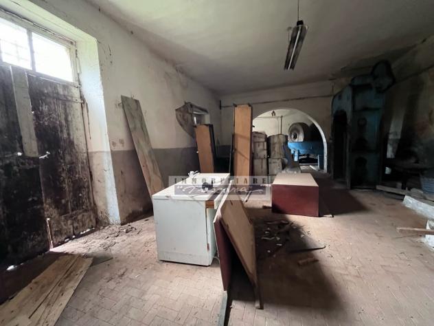 CASA INDIPENDENTE di 14 vani e di 533 mq (MASSAROSA - Borrone) rif. A799 - Foto 17