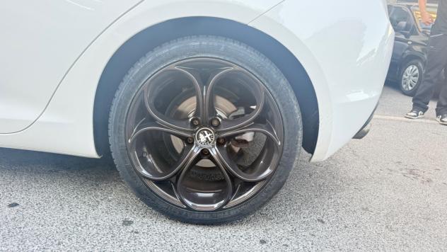 Alfa Romeo Giulietta 1.4 Turbo 120 CV DistinctiveLED PDC BLUETOOTH CERCHI 18 ALCANTARA SEDILI RISCALDATI - Foto 7