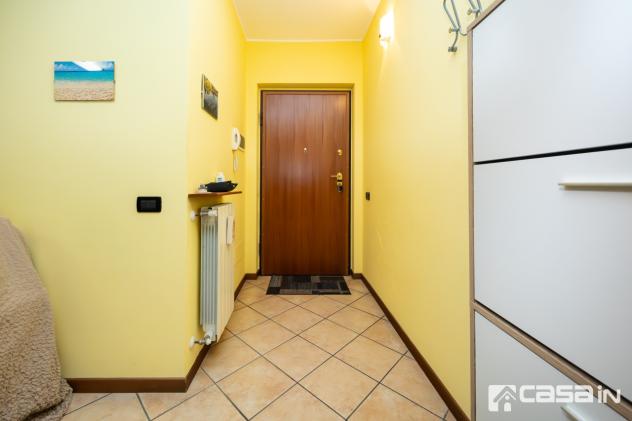 ARZAGO D'ADDA, 3 LOCALI DUPLEX con CANTINA e BOX
In zona tranquilla, proponiamo in vendita esclusiva luminoso appartamento di 3 locali oltre doppi s - Foto 6