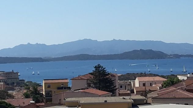 Grande appartamento ind. in bifamilare con vista mare garage e posto auto