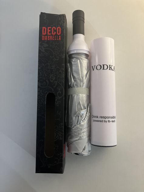 Ombrello a forma di bottiglia di Vodka - Bianco