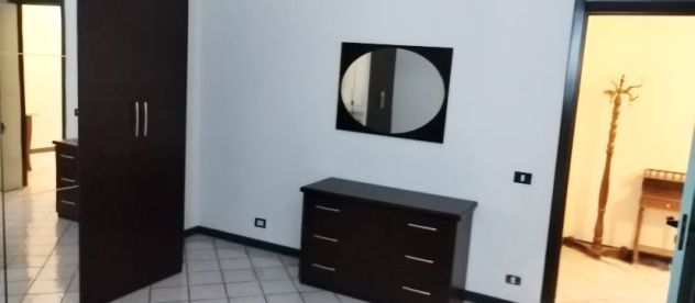 GUIDONIA TRILOCALE ARREDATO CON POSTO AUTO RISERVATO - Foto 3