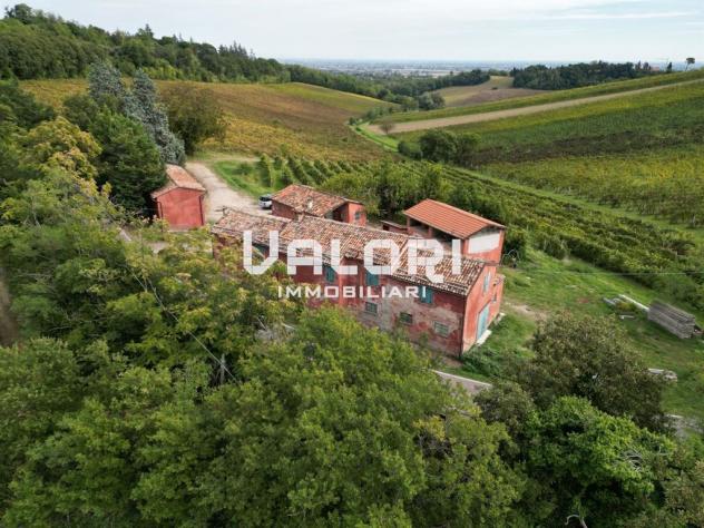 PODERE AGRICOLO DI CIRCA HA 31 OLTRE A CORTE CON CASA COLONICA E SERVIZI - Foto 2