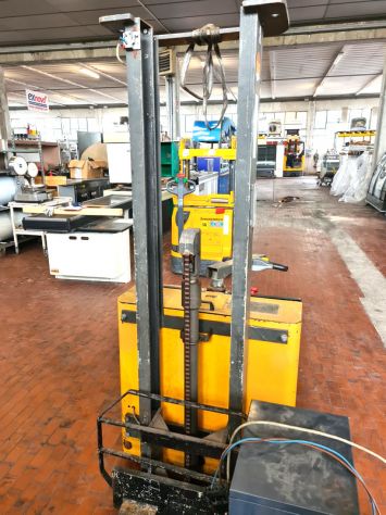 CARRELLO ELEVATORE GUIDA A TIMONE USATO - Foto 6