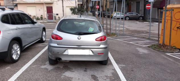 Alfa Romeo 147 1.9 JTD 8V 115CV 5p. Distinctive - Foto 2