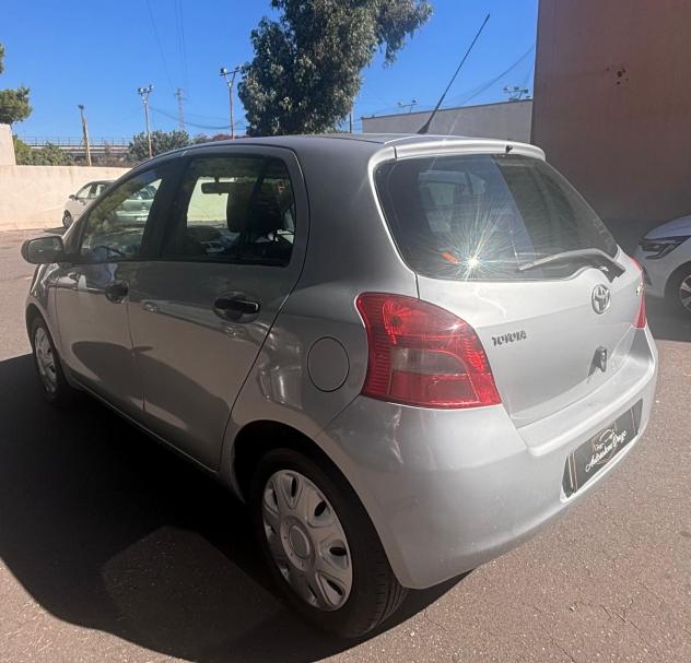 Toyota Yaris 1.0 5 porte - Foto 6