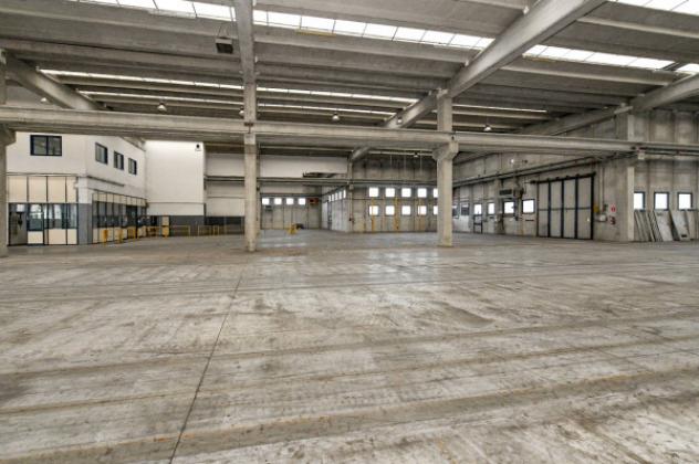 Immobile di 9500 m² con più di 5 locali in vendita a Brescia - Foto 7