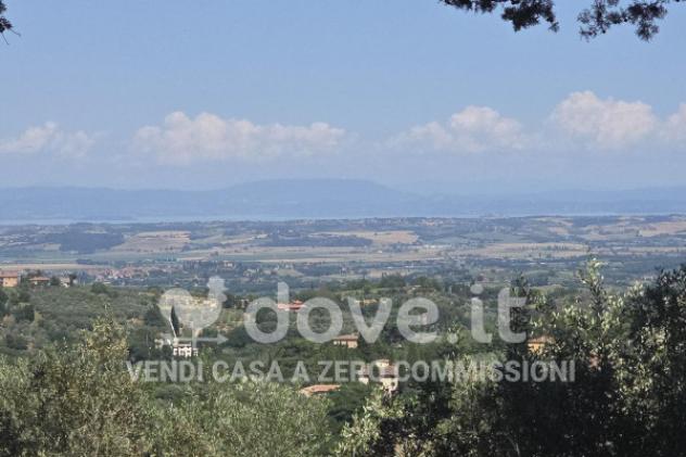 Villa di 300 m² con più di 5 locali e box auto in vendita a Montepulciano - Foto 2
