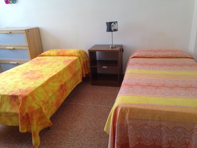 Libere 2 singole e 1 doppia PIENO CENTRO - Foto 4