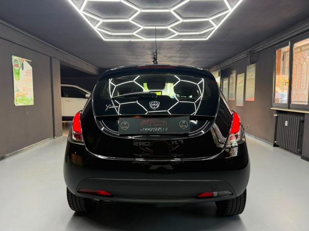 Lancia Ypsilon 1.2 69 CV 5 porte GPL Ecochic Black and Noir - Foto 3