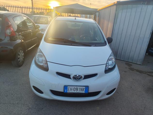 Toyota Aygo 1.0 5 porte Sol Connect - Foto 2