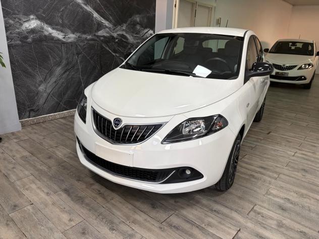 Lancia Ypsilon 1.0 FireFly 5 porte S&S Hybrid Gold - Foto 2
