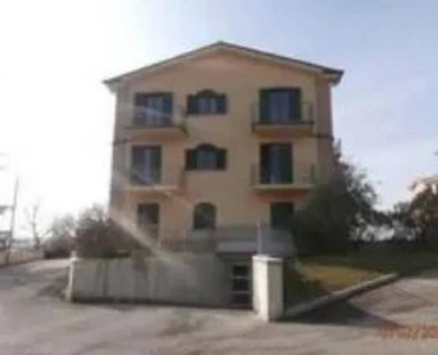 Immobile in asta di 128 m² con più di 5 locali e box auto in vendita a Montegiorgio - Foto 10