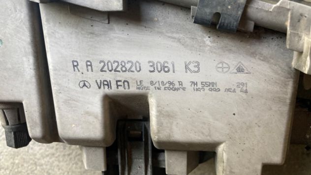 Fari anteriore Mercedes Classe C220 W202 del 1997 - Foto 4