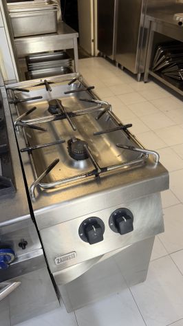 CUCINA GAS 2 FUOCHI SU MOBILE (ZANUSSI) USATA