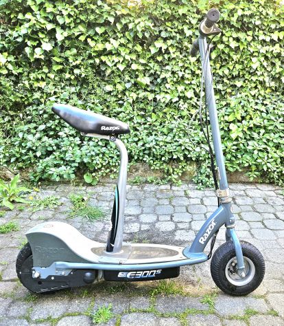 Monopattino elettrico Razor e300s