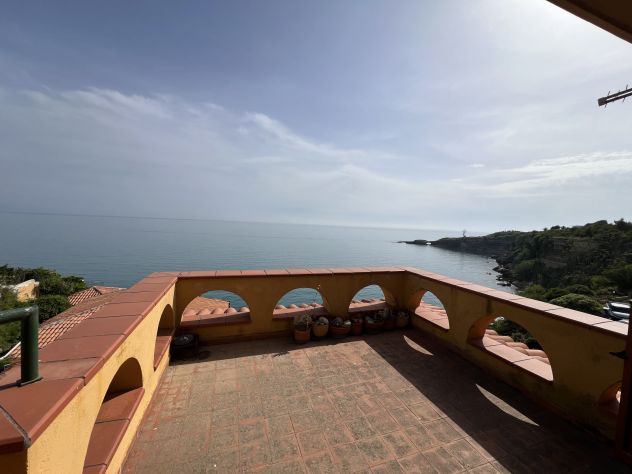 Costa Saracena | Appartamento con Terrazze Vista Mare e Posto Auto Privato