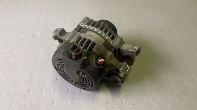 Alternatore Toyota Yaris 1.3 benzina del 2010 (27060-0Y030) - Foto 3