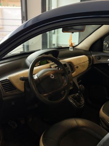 Lancia Ypsilon 1.2 16V Argento GPL - Foto 6