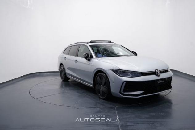 VOLKSWAGEN Passat Variant 1.5 TSI ACT DSG R-Line rif. 23299358 - Foto 8