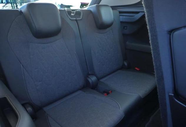 Volkswagen Tayron 2.0 TDI SCR Life DSG Gancio Navi Camera 360° - Foto 7