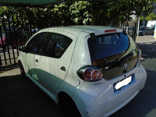 TOYOTA Aygo 12V VVT-i 5 porte Now Connect 120000 KM - Foto 4