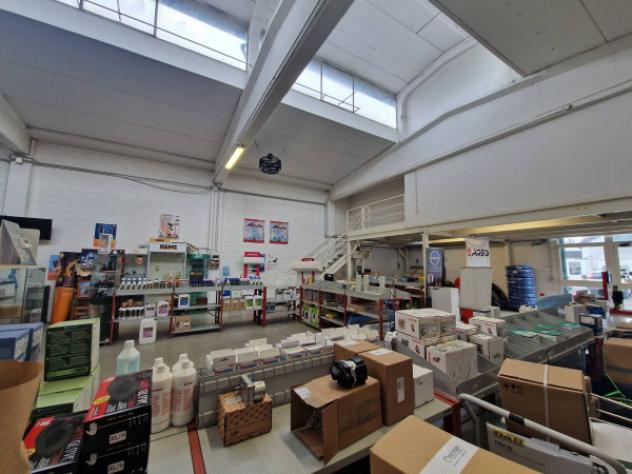 Immobile di 512 m² con 1 locale in affitto a Settimo Milanese - Foto 3