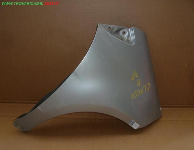 PARAFANGO ANT.D. ARGENTO 999-U61716 Carrozzeria Lamierati esterni Fiancate Parafango ant. MERCEDES - Classe A - 01-10-2004 - 01-08-2012
