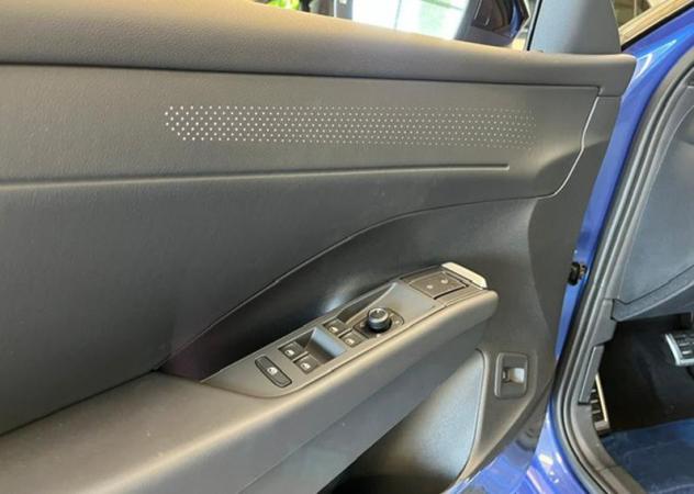 Volkswagen T-Roc T-Roc 1.5 eTSI ACT 150 CV DSG R-Line - Foto 6