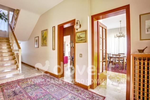 Villa di 600 m² con più di 5 locali e box auto doppio in vendita a Cittiglio - Foto 6