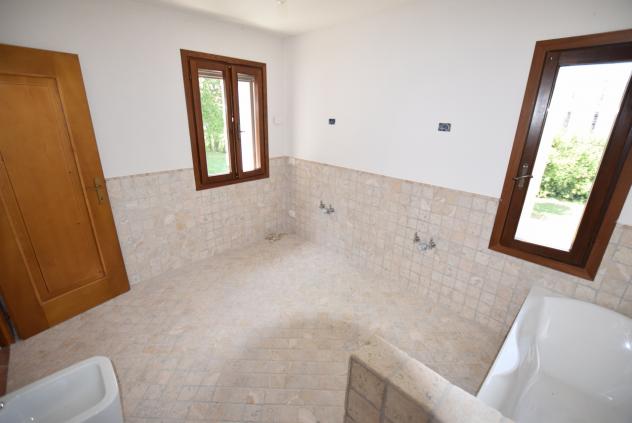 VILLA di 8 vani e di 380 mq (VOLPAGO DEL MONTELLO) rif. BI91D_5 - Foto 16