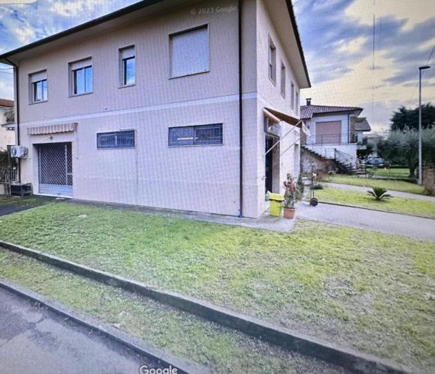 Locale comm.le/Fondo in affitto a Ponte a Moriano - Lucca 119 mq Rif: 1297556