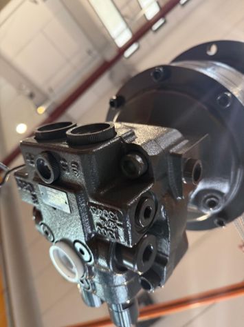 Motoriduttore per miniescavatore Case CX30 - Foto 2