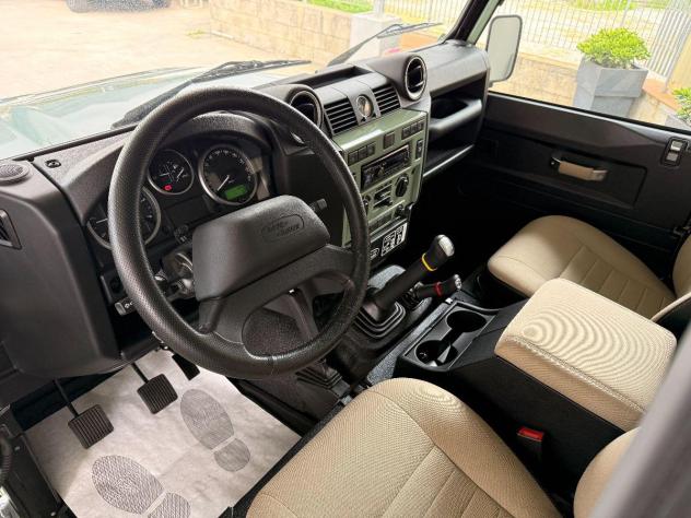 LAND ROVER - Defender 90 2.2 td SW - Foto 9